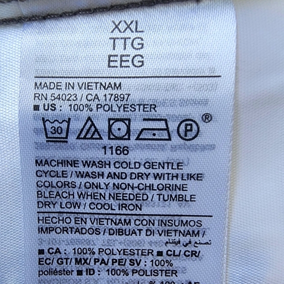 Old Navy Women's Gray Satin Blouse Collarless Lightweight Sz XXL. - Picture 7 of 7